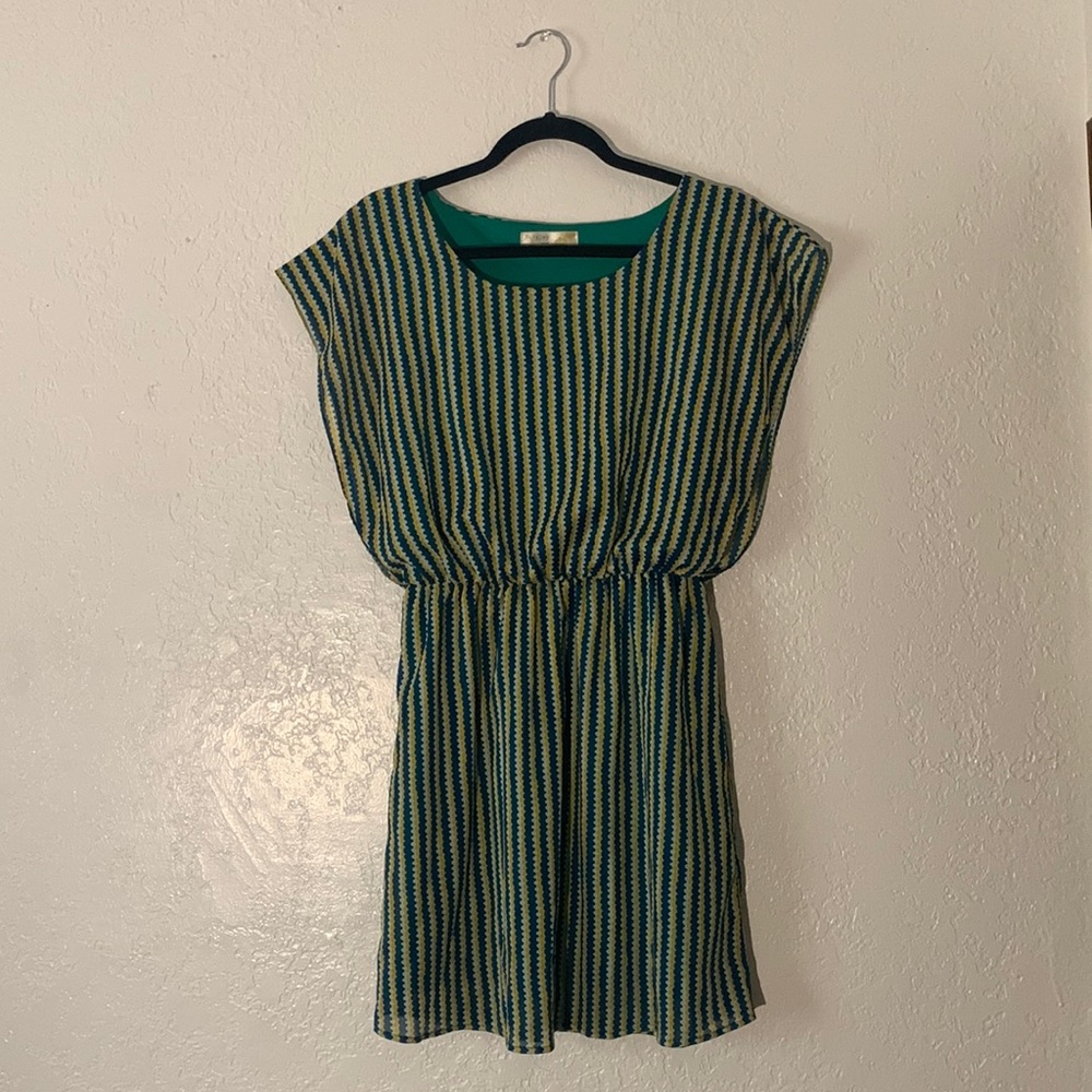 Blue/Yellow/White Paisley and Ivy Mini-Dress Fits like 10 | Cinched Waist